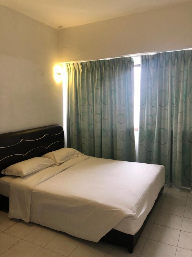 Beach Resort Home Stay Sri Sayang Apartment Batu Ferringhi 2Bedroom Exterior photo