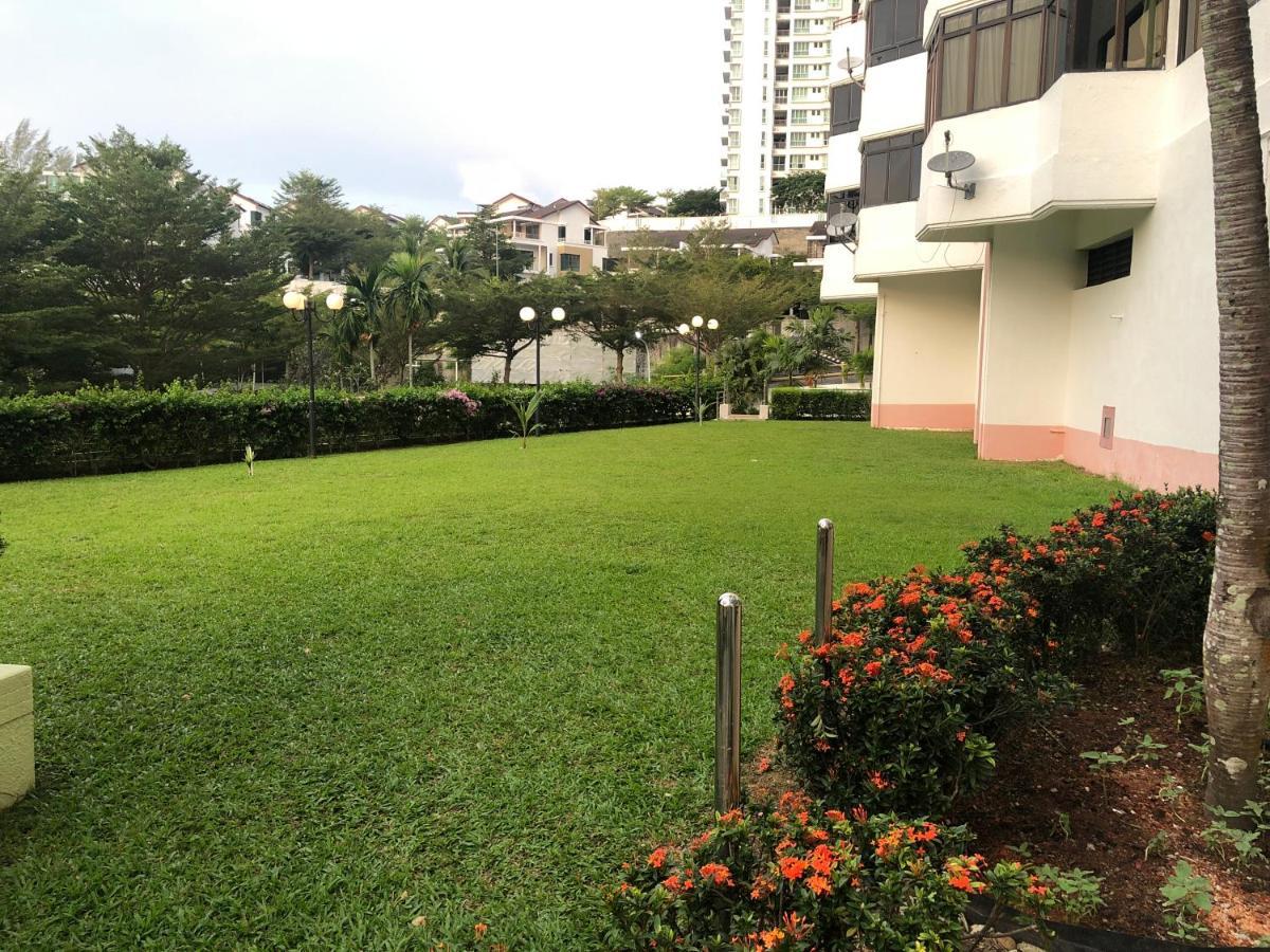 Beach Resort Home Stay Sri Sayang Apartment Batu Ferringhi 2Bedroom Exterior photo