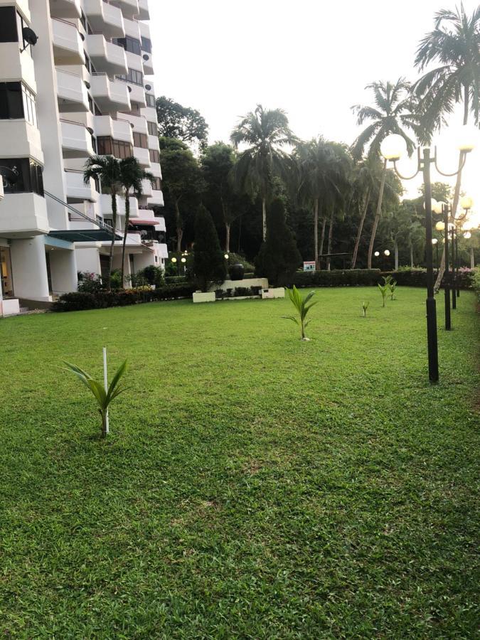 Beach Resort Home Stay Sri Sayang Apartment Batu Ferringhi 2Bedroom Exterior photo